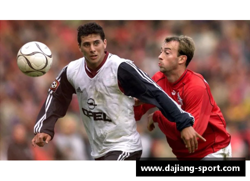 拜仁球员身姿全景：光影交错，飒爽英姿